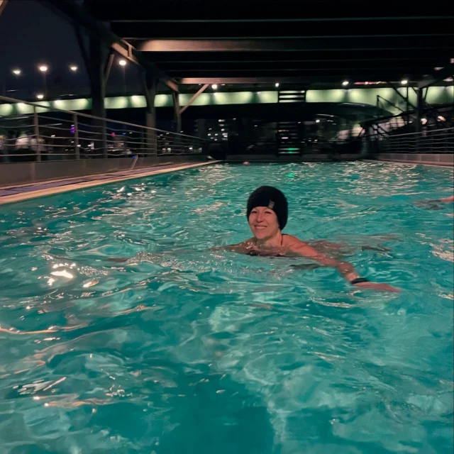 Eisschwimmen, Klappe 🎬 die Erste. Eisbaden war cool. 😎 Eisschwimmen ist toller. 🤩 Fragen? comment below 🫶

Danke @barbara___and für den Raum bei #vonfraufürfrau sowie die tolle Einschulung und Begleitung. 

@josef_koeberl @koeberl_iceswim_training 

Danke @ahoihoi_560 für‘s Geschenk. 💝 

#eisschwimmen #eisschwimmenmachtglücklich #trynewthings❤️